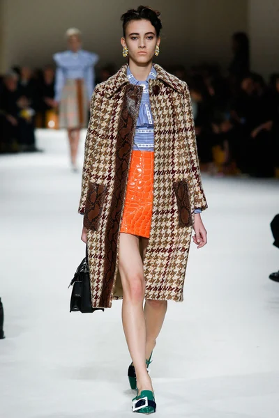 Look 1
